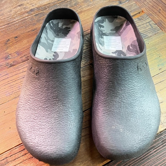 aldi Shoes Gardenline Aldi Garden Clogs Poshmark